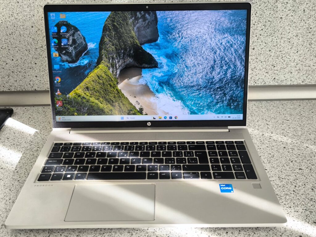 Notebook HP 450 G8 nenabehol – SSD odišiel kvôli prehrievaniu, nový disk a Windows 11, Košice 3 HP ProBook 450 G8 po oprave – nový SSD a Windows 11