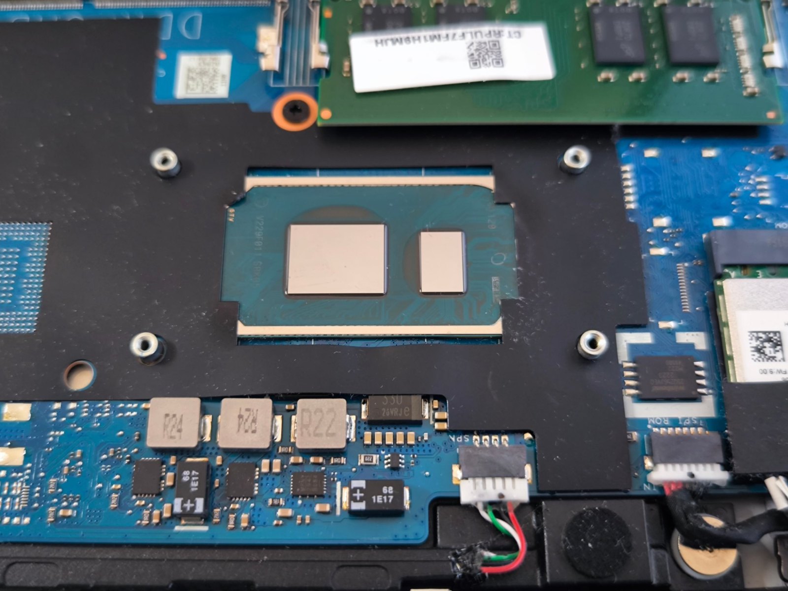 Notebook HP 450 G8 nenabehol – SSD odišiel kvôli prehrievaniu, nový disk a Windows 11, Košice 5 HP 450 G8 – procesor po očistení