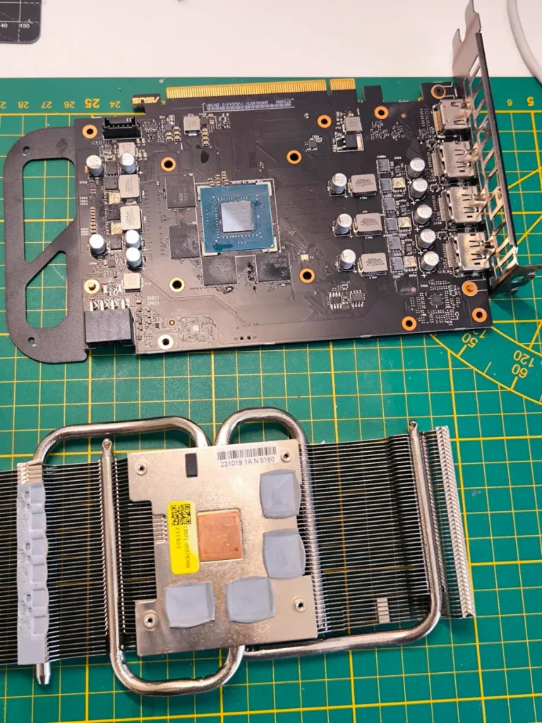 Nová teplovodivá pasta a termopady na RTX 4060